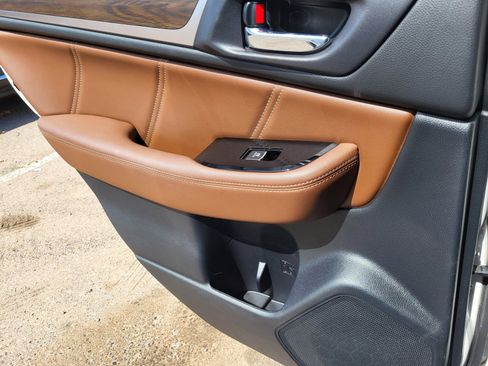 Used 2019 Subaru Outback 3.6R Touring image 18