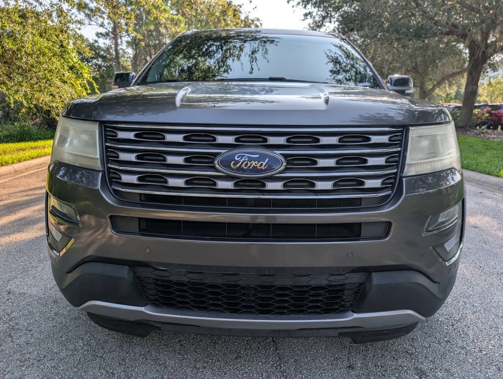 Used 2016 Ford Explorer XLT w/ Equipment Group 202A FWD image 2