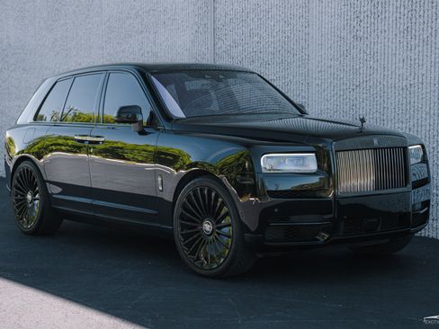 Used 2020 Rolls-Royce Cullinan Black Badge AWD/4WD image 20