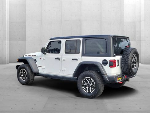 Used 2024 Jeep Wrangler Rubicon image 2