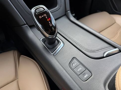 Used 2018 Cadillac XT5 Platinum AWD/4WD image 28