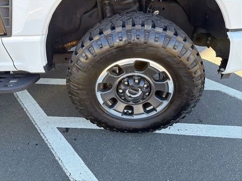 Used 2023 Ford F250 XLT w/ Black Appearance Package image 24