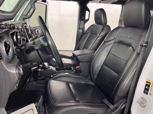 Used 2021 Jeep Wrangler Unlimited Sahara w/ Cold Weather Group AWD/4WD image 15