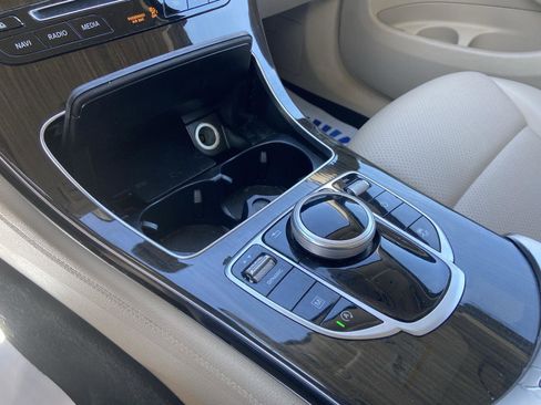 Used 2019 Mercedes-Benz GLC 300 4MATIC image 33