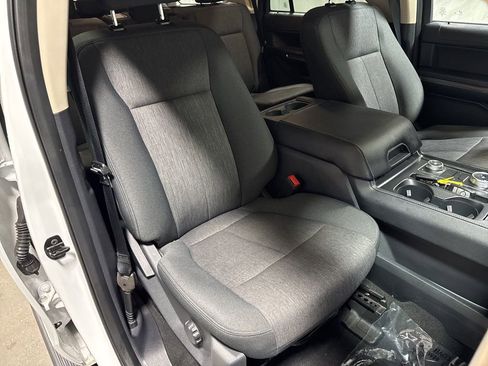 Used 2024 Ford Expedition XLT AWD/4WD image 10