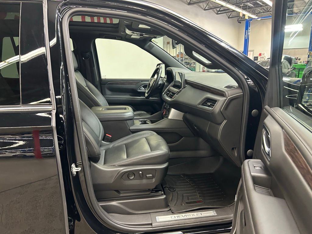 Used 2021 Chevrolet Tahoe LT w/ LT Signature Package AWD/4WD image 15