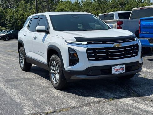 Used 2026 Chevrolet Equinox LT w/ Safety and Technology Package FWD image 2