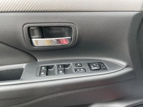 Used 2018 Mitsubishi Outlander SE AWD/4WD image 10