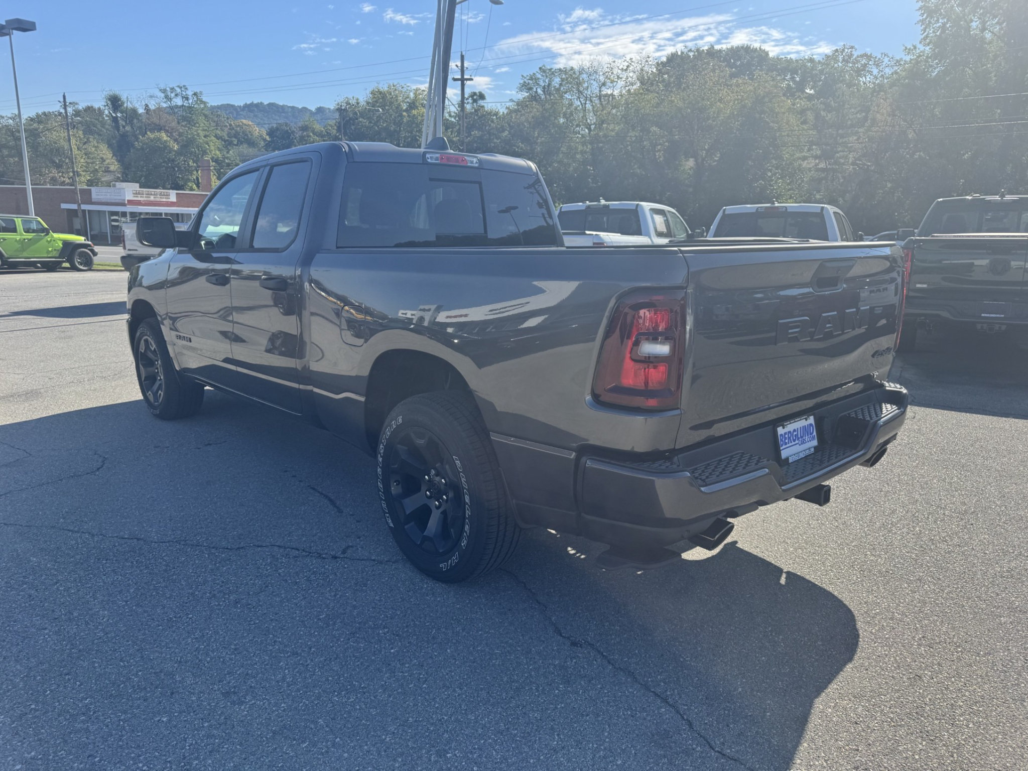 New 2026 RAM 1500 Express AWD/4WD image 3