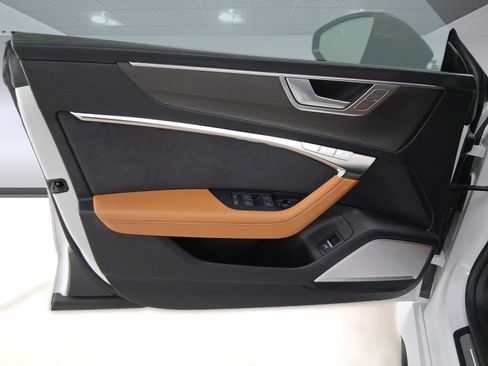 Used 2025 Audi RS 7 Performance image 12