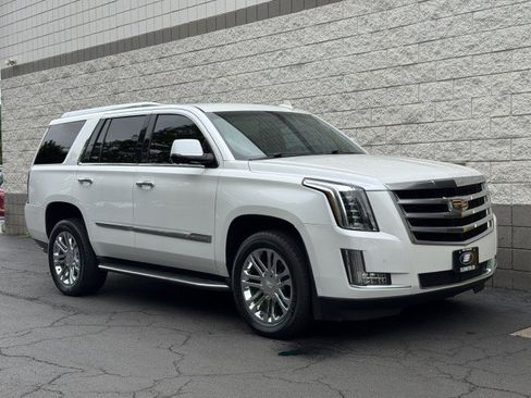 Used 2016 Cadillac Escalade 2WD image 4