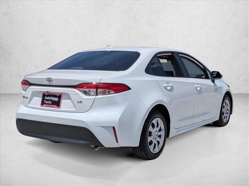 Used 2024 Toyota Corolla LE FWD image 5