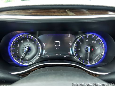 Used 2024 Chrysler Pacifica Limited FWD image 20