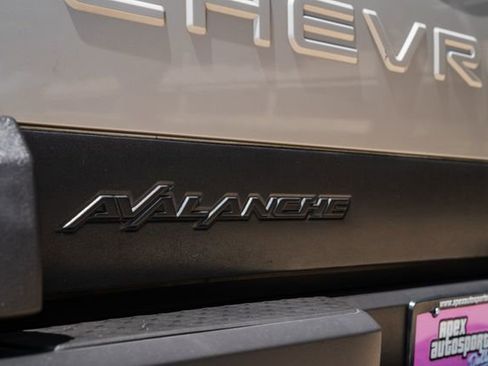 Used 2004 Chevrolet Avalanche 2WD image 24