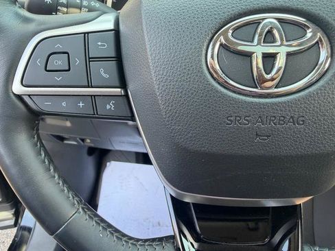 Used 2022 Toyota Highlander Platinum AWD/4WD image 17