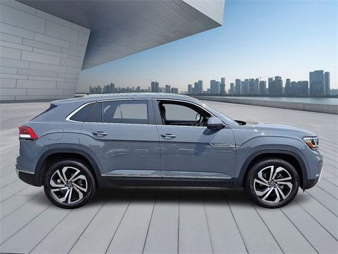 Used 2023 Volkswagen Atlas Cross Sport SEL image 7