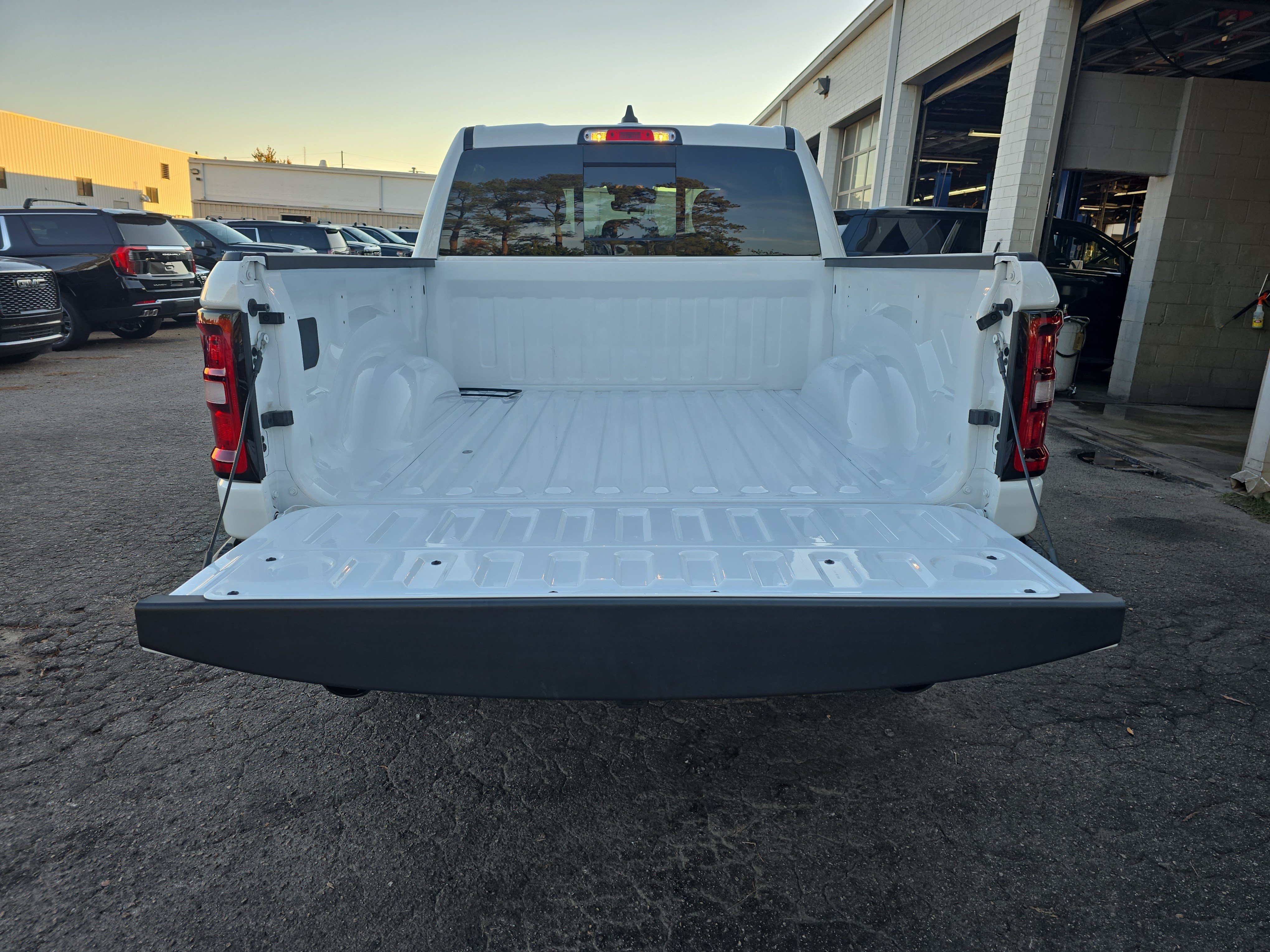Used 2025 RAM 1500 Warlock AWD/4WD image 13