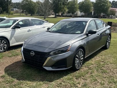 Used 2024 Nissan Altima 2.5 SV
