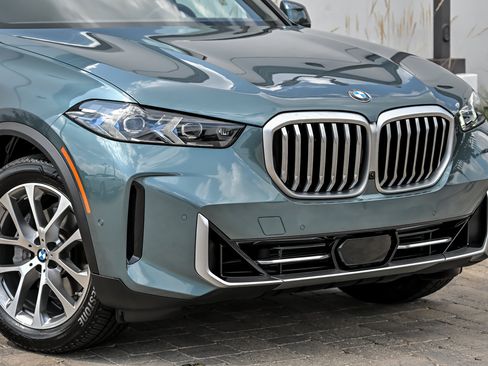 Used 2026 BMW X5 xDrive40i AWD/4WD image 2