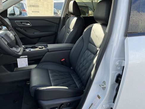 New 2026 Nissan Rogue Platinum w/ Platinum Premium Package image 14