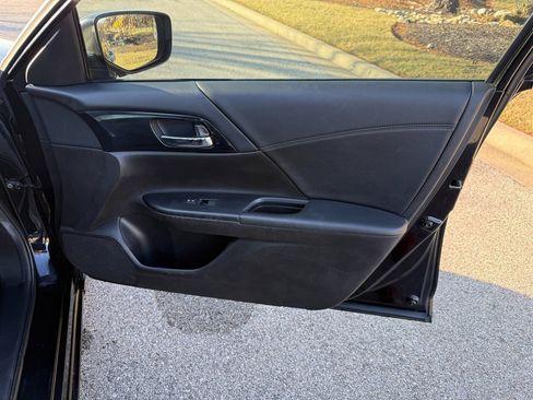 Used 2013 Honda Accord Sport image 25