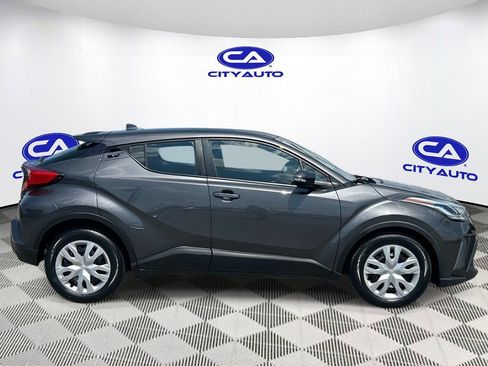 Used 2021 Toyota C-HR LE FWD image 2