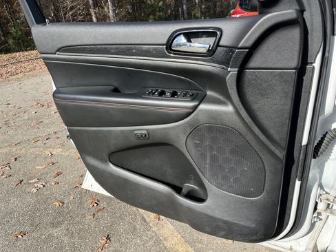 Used 2020 Jeep Grand Cherokee Trailhawk image 17