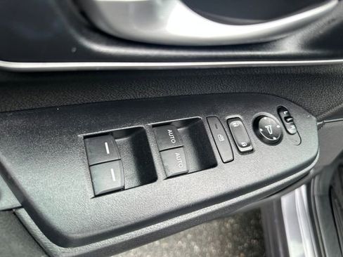 Used 2018 Honda CR-V EX image 11
