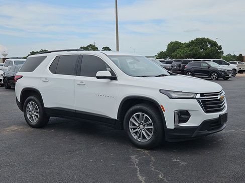 Used 2022 Chevrolet Traverse LT FWD image 27