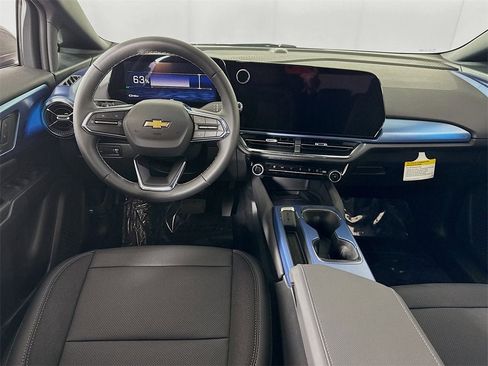 New 2026 Chevrolet Equinox EV LT image 2