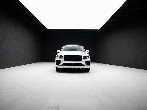 Used 2021 Bentley Bentayga Plug-In Hybrid AWD/4WD image 82