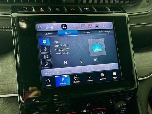 Used 2022 Jeep Grand Cherokee L Limited AWD/4WD image 19