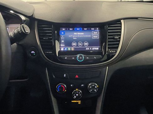 Used 2020 Chevrolet Trax LT w/ Driver Confidence Package image 29