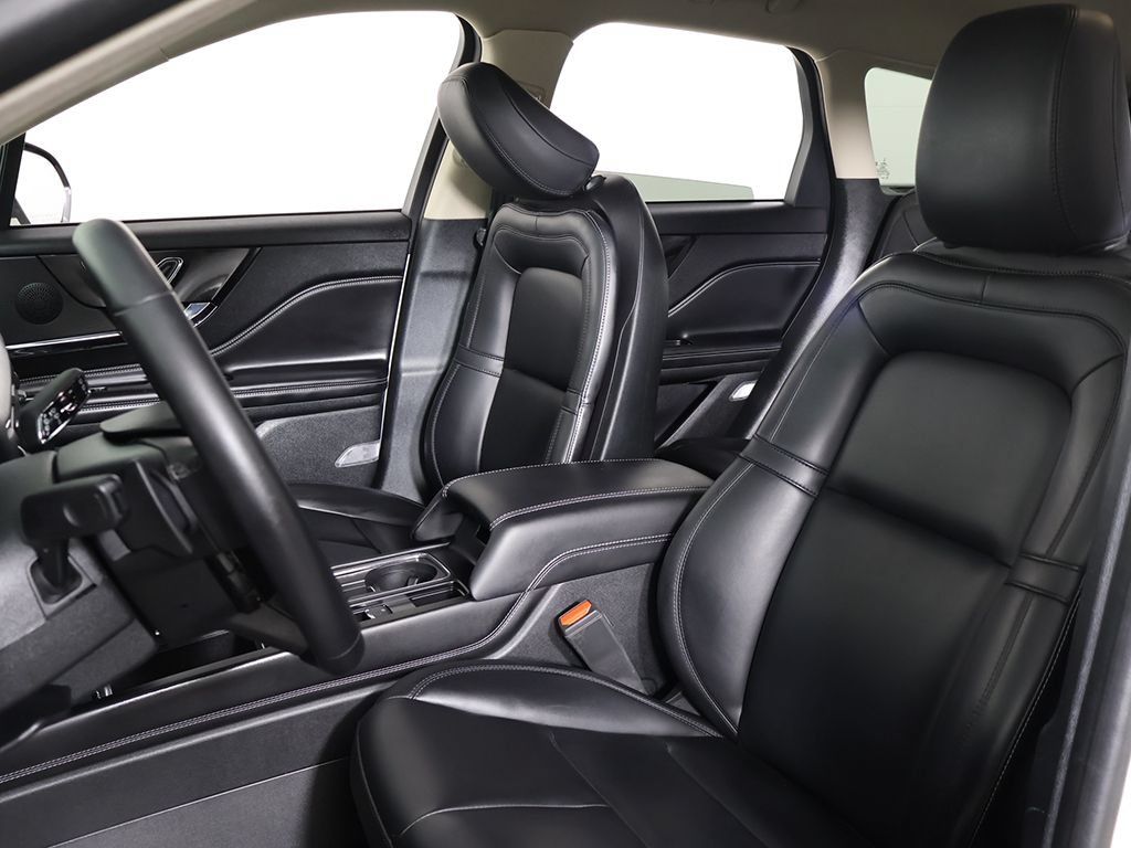 Used 2024 Lincoln Corsair AWD image 28