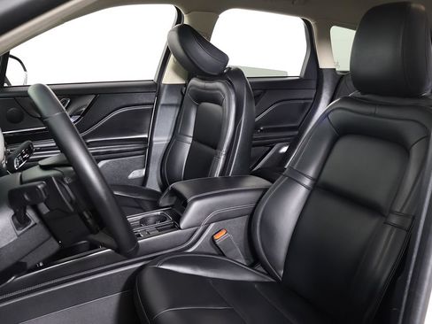 Used 2024 Lincoln Corsair AWD image 28