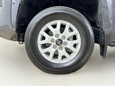 Certified 2025 Toyota Tacoma SR5 AWD/4WD image 25