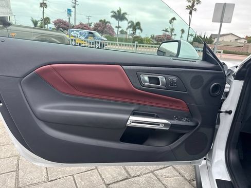 Used 2025 Ford Mustang GT Premium RWD image 11