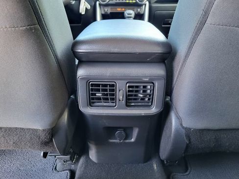 Used 2022 Toyota RAV4 LE AWD/4WD image 23
