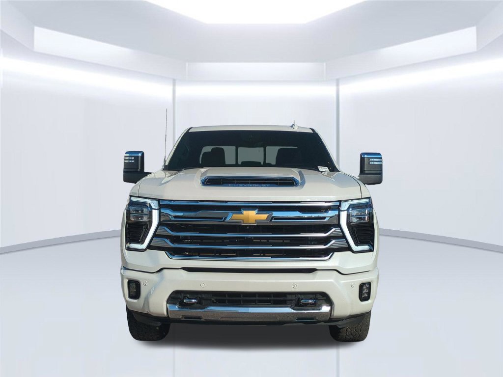 Used 2025 Chevrolet Silverado 2500 High Country w/ High Country Premium Package AWD/4WD image 12