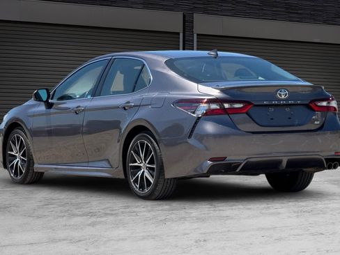 Used 2024 Toyota Camry SE FWD image 6