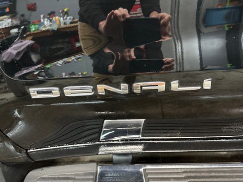 Used 2019 GMC Sierra 1500 Denali w/ Driver Alert Package II image 9