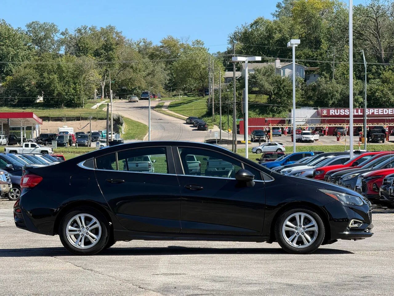 Used 2017 Chevrolet Cruze LT w/ Convenience Package FWD image 5
