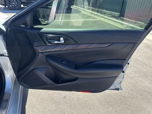 Used 2017 Nissan Maxima Platinum w/ Medallion Package image 13