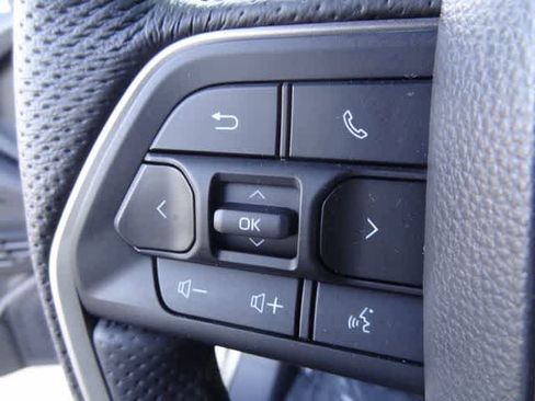 Used 2025 Toyota Tacoma TRD Off-Road w/ TRD Off Road Upgrade Package AWD/4WD image 21