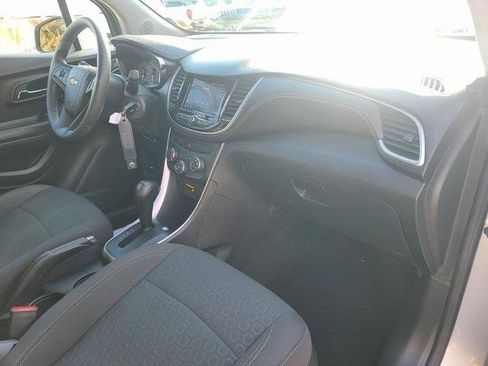 Used 2022 Chevrolet Trax LS w/ Tint and Cruise Package image 19