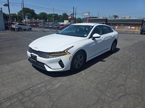 Used 2024 Kia K5 LXS FWD image 3