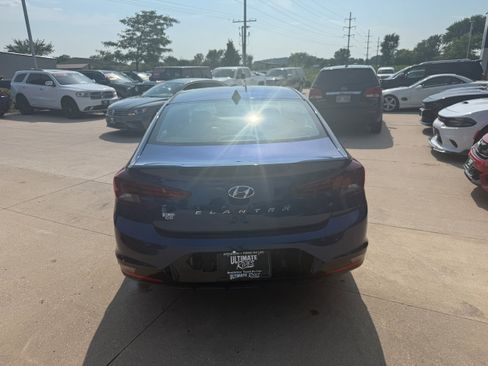 Used 2020 Hyundai Elantra SEL w/ Winter Weather Package FWD image 5
