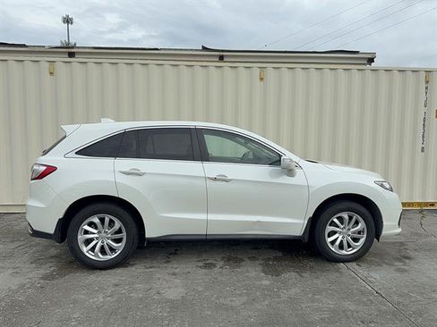 Used 2017 Acura RDX FWD image 2