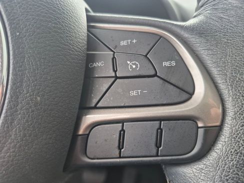 Used 2022 Jeep Renegade Limited w/ Sun, Sound & Wheels Group AWD/4WD image 25