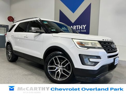 Used 2017 Ford Explorer XLT w/ Equipment Group 202A FWD image 1